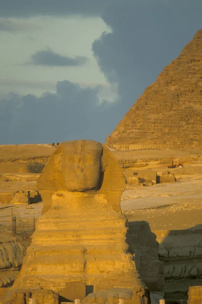 Памятник Сфинкса Перед Пирамидами Гизы Недалеко Города Каира Столице Египта — стоковое фото