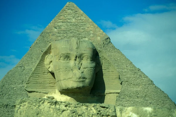 Památník Sfingy Před Pyramidami Gíze Města Káhira Hlavním Městě Egyptě — Stock fotografie