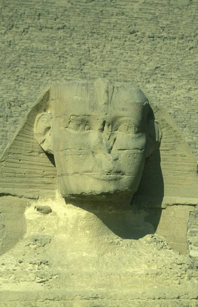 Monumento Della Sfinge Fronte Alle Piramidi Giza Vicino Alla Città — Foto Stock