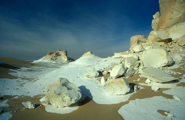 Het Landschap Natuur Witte Woestijn Buurt Van Het Dorp Farafra — Stockfoto