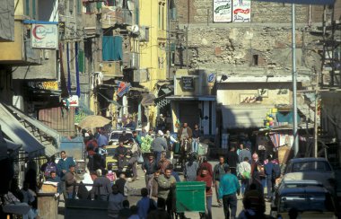 Kuzey Afrika 'da Mısır' ın Kahire kentindeki ana çarşıda ya da pazarda bir pazar. Mısır, Kahire, Mart 2000