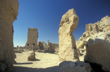 Umm Ubayd Tapınağı 'nın kalıntıları Libya' daki eski Siwa Köyü 'nde ya da Kuzey Afrika' daki Doğu Mısır Çölü 'nde. Mısır, Siwa, Mart 2000