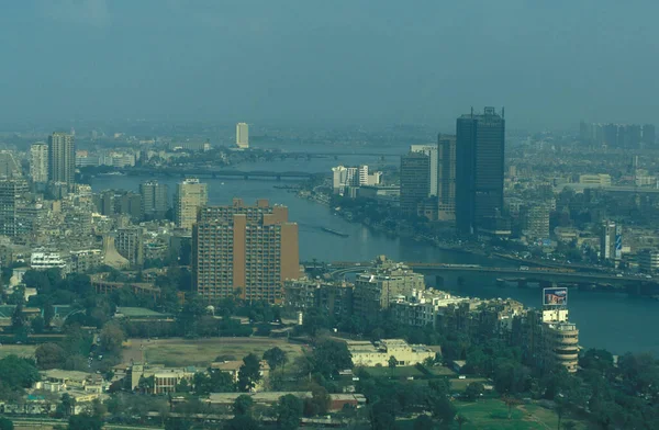 A在北非埃及首都奈尔河畔的开罗景观 2000年3月 — 图库照片