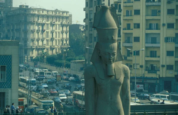 Άγαλμα Του Ραμσή Στην Πλατεία Ραμσή Στο Σιδηροδρομικό Σταθμό Στην — Φωτογραφία Αρχείου