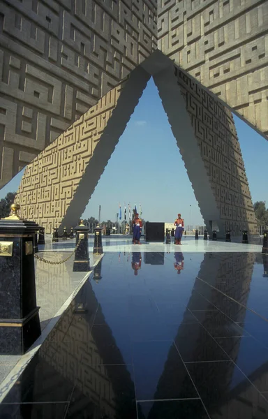 Μνημείο Sadat Στο Κέντρο Της Πόλης Του Καΐρου Πρωτεύουσα Της — Φωτογραφία Αρχείου