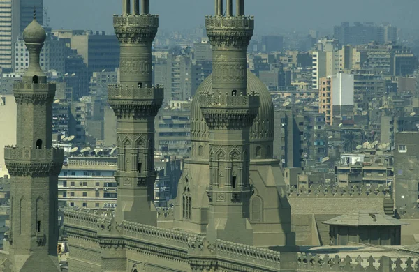 俯瞰北非埃及首都开罗古城的苏丹哈桑清真寺 2000年3月 — 图库照片