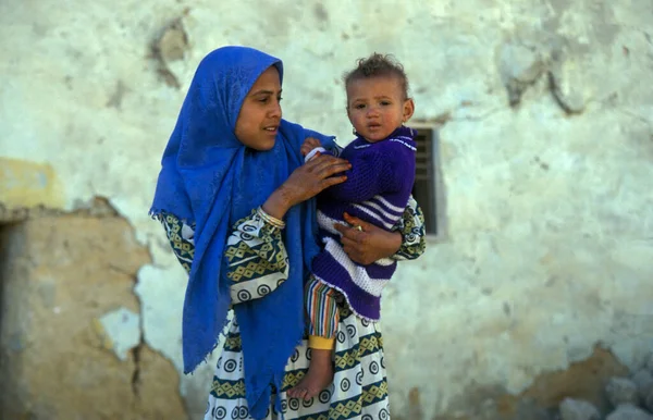 Mother His Boy Town Oasis Farafra Libyan Estern Desert Egypt — Stock Photo, Image