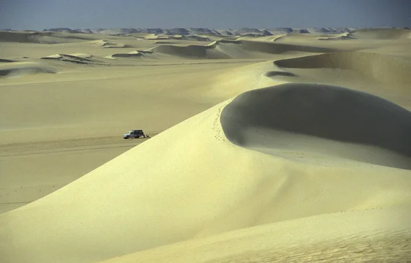 北アフリカのリビアまたはエジプトのエジプトのエステル砂漠のオアシスとシワ村の近くの砂丘 エジプト 2000年3月 — ストック写真