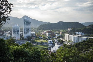 Hua Hin şehrinin güneyindeki Chpstick Tepesi 'ndeki Wat Khao Takiab' ın bakış açısına göre Tayland 'da Prachuap Khiri Han, Hua Hin, Aralık 2023