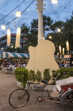 Tayland, Tayland 'daki Prachuap Khiri Han kenti Hua Hin kenti yakınlarındaki Tamarind Haftasonu Gece Pazarı, Aralık 2023