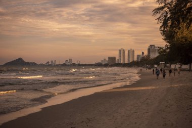 Hua Hin Sahili, Tayland 'da Prachuap Khiri Khan eyaletinin Hua Hin şehrinin kıyısında, Aralık 2023