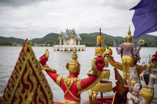 Padiglione Reale Sul Lago Khao Tao Una Barca Tradizionale Decoratet — Foto Stock