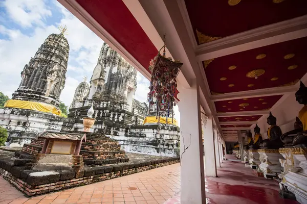 Vier Stupa Pagodas Van Wat Mahathat Worawihan Stad Provincie Ratchaburi — Stockfoto