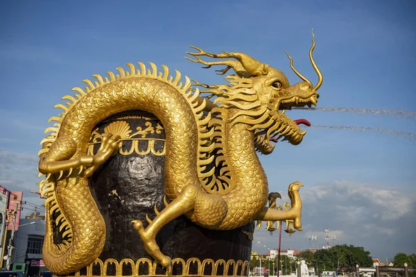 Grande Pote Dragão Monumento Cerâmica Barragem Pracha Phatthana Estrada Voradech — Fotografia de Stock