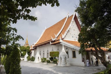 Wat Wat Yai Intharam Kraliyet Manastırı Tayland 'ın Chonburi eyaletindeki Mueang Chonburi şehrinde. Tayland, Chonburi, 29 Ekim 2023