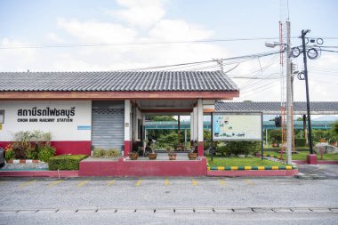 Chonburi Tren İstasyonu Tayland 'ın Chonburi eyaletindeki Mueang Chonburi şehrinin şehir merkezinde. Tayland, Chonburi, Kasım, 1, 2023