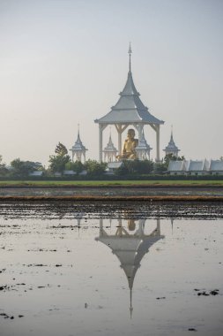 Wirachot Thammaram, Tayland 'ın Chachoengsao şehrindeki Mueang Chachoengsao şehrinin yakınlarında. Tayland, Chachoengsao, Kasım, 3, 2023