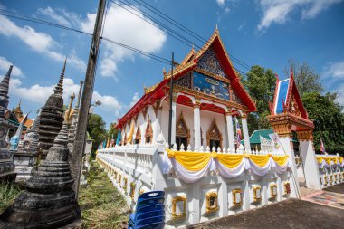 Tayland 'ın Chachoengsao ilindeki Mueang Chachoengsao şehrinde Wat Thep Nimit. Tayland, Chachoengsao, 5 Kasım 2023