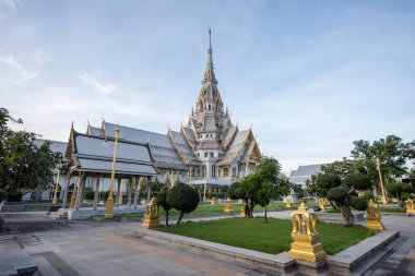Wat Sothon Wararam Worawihan, Tayland 'ın Chachoengsao şehrindeki Mueang Chachoengsao şehrinde. Tayland, Chachoengsao, Kasım, 3, 2023