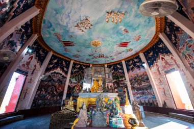 Tayland 'ın Chachoengsao eyaletindeki Bang Pakong sahilindeki Wat Hong Tangası' nın içinde. Tayland, Chachoengsao, Kasım, 2, 2024