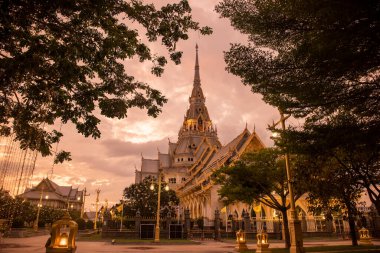 Wat Sothon Wararam Worawihan, Tayland 'ın Chachoengsao şehrindeki Mueang Chachoengsao şehrinde. Tayland, Chachoengsao, Kasım, 3, 2023