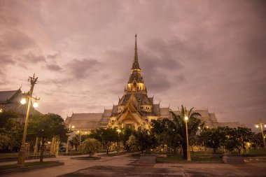 Wat Sothon Wararam Worawihan, Tayland 'ın Chachoengsao şehrindeki Mueang Chachoengsao şehrinde. Tayland, Chachoengsao, Kasım, 3, 2023