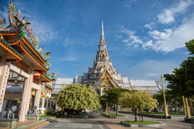 Wat Sothon Wararam Worawihan, Tayland 'ın Chachoengsao şehrindeki Mueang Chachoengsao şehrinde. Tayland, Chachoengsao, Kasım, 3, 2023