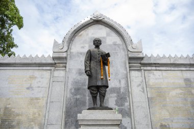 Tayland 'ın Chachoengsao ilindeki Mueang Chachoengsao şehrindeki Phraya Sri Soonthorn Voharn anıtı. Tayland, Chachoengsao, Kasım, 2, 2023