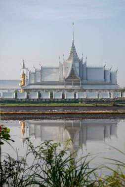 Wirachot Thammaram, Tayland 'ın Chachoengsao şehrindeki Mueang Chachoengsao şehrinin yakınlarında. Tayland, Chachoengsao, Kasım, 3, 2023