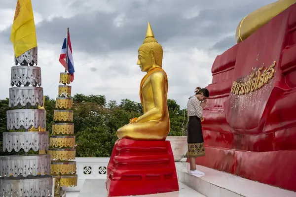 Wat Khao Din, Tayland 'ın Chachoengsao ilindeki Bang Pakong köyünde. Tayland, Chachoengsao, 5 Kasım 2023