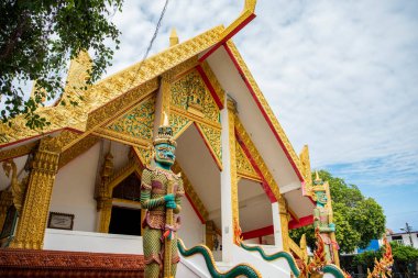 Wat Si Pradu Udon Ratchathani 'nin şehir merkezinde ve Ubon Ratchathani' nin Tayland 'da. Tayland, Ubon Ratchathani, Kasım, 25, 2023