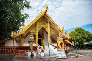 Wat Si Pradu Udon Ratchathani 'nin şehir merkezinde ve Ubon Ratchathani' nin Tayland 'da. Tayland, Ubon Ratchathani, Kasım, 25, 2023