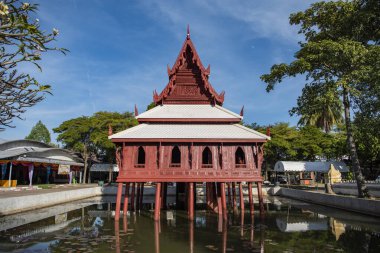 Wat Thung Si Mueang Ubon Ratchathani ve Tayland 'ın Ubon Ratchathani şehrinde. Tayland, Ubon Ratchathani, 22 Kasım 2023