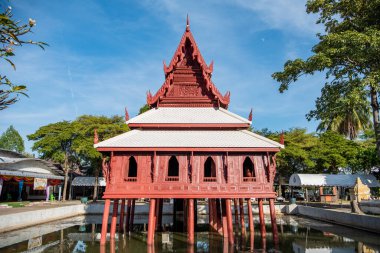 Wat Thung Si Mueang Ubon Ratchathani ve Tayland 'ın Ubon Ratchathani şehrinde. Tayland, Ubon Ratchathani, 22 Kasım 2023