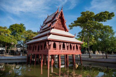 Wat Thung Si Mueang Ubon Ratchathani ve Tayland 'ın Ubon Ratchathani şehrinde. Tayland, Ubon Ratchathani, 22 Kasım 2023