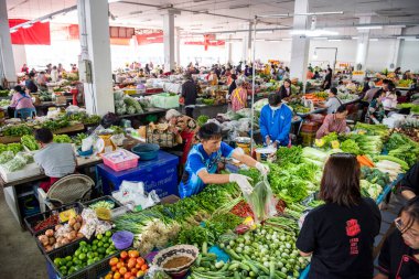 Tayland, Ubon Ratchathani - 23 Kasım 2023: Udon Ratchathani 'deki gıda pazarı ve Tayland' daki Ubon Ratchathani.