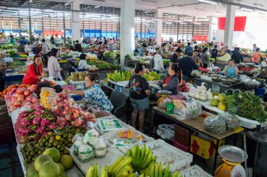 Tayland, Ubon Ratchathani - 23 Kasım 2023: Udon Ratchathani 'deki gıda pazarı ve Tayland' daki Ubon Ratchathani.