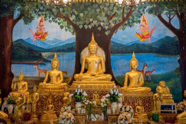 Tayland, Ubon Ratchathani - 23 Kasım 2023: Wat Mani Wanaram 'ın içinde Udon Ratchathani ve Tayland' ın Ubon Ratchathani ili. 