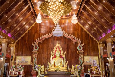 Tayland, Ubon Ratchathani - 23 Kasım 2023: Buddha Wat Maha Wanaram içinde Udon Ratchathani ve Tayland Ubon Ratchathani.