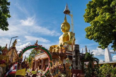 Wat Tai Phrachao 'daki Buddha Yai Ong Tue Ubon Ratchathani ve Tayland' daki Ubon Ratchathani.