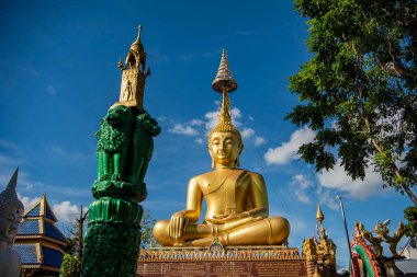 Wat Tai Phrachao 'daki Buddha Yai Ong Tue Ubon Ratchathani ve Tayland' daki Ubon Ratchathani.