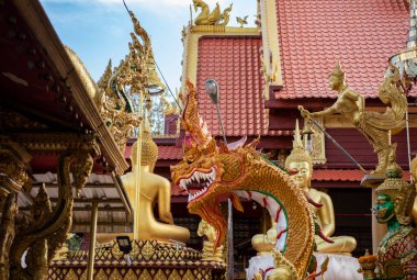 Wat Tai Phrachao 'daki Buddha Yai Ong Tue Ubon Ratchathani ve Tayland' daki Ubon Ratchathani.
