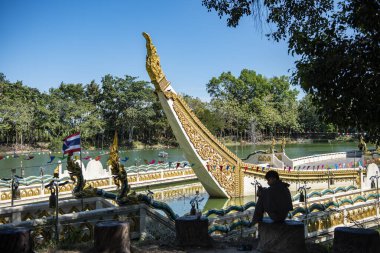 Ubon Ratchathani ve Tayland 'ın Ubon Ratchathani ilindeki Wat Sa Prasan Suk adlı gemi. Tayland, Ubon Ratchathani, 24 Kasım 2023