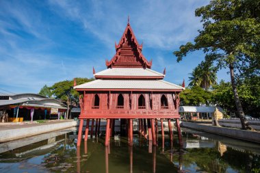 Wat Thung Si Mueang Ubon Ratchathani ve Tayland 'ın Ubon Ratchathani şehrinde. Tayland, Ubon Ratchathani, 22 Kasım 2023