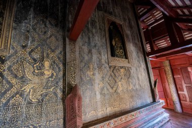 Tayland, Ubon Ratchathani - 22 Kasım 2023 Wat Thung Si Mueang 'ın içinde Ubon Ratchathani ve Tayland' ın Ubon Ratchathani şehrinde.  