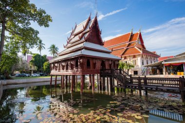 Wat Thung Si Mueang Ubon Ratchathani ve Tayland 'ın Ubon Ratchathani şehrinde. Tayland, Ubon Ratchathani, 22 Kasım 2023