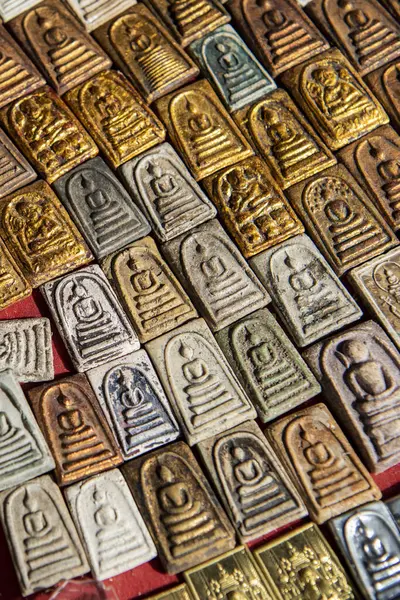 Thaïlande Ubon Ratchathani Novembre 2023 Amulettes Sur Comptoir Marché Thaïlandais — Photo