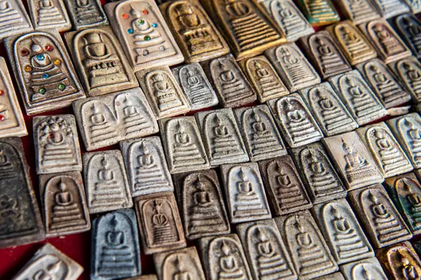 Thaïlande Ubon Ratchathani Novembre 2023 Amulettes Sur Comptoir Marché Thaïlandais — Photo