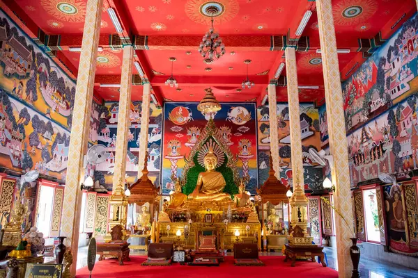 Ubon Ratchathani 2023年11月25日 位于乌顿拉查塔尼市中心的Wat Liab内的佛陀和泰国乌本拉查塔尼省 — 图库照片