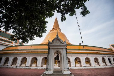 9 Kasım 2023 'te Tayland' ın Nakhon Pathom ve ilinin merkezindeki Phra Pathom Chedi 'nin içinde.